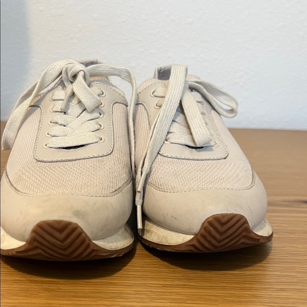 Women’s  Casual Lace-Up Sneakers in Light Beige